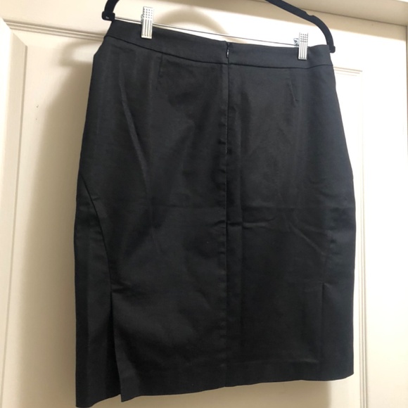 Black knee length skirt size Med - Picture 4 of 5